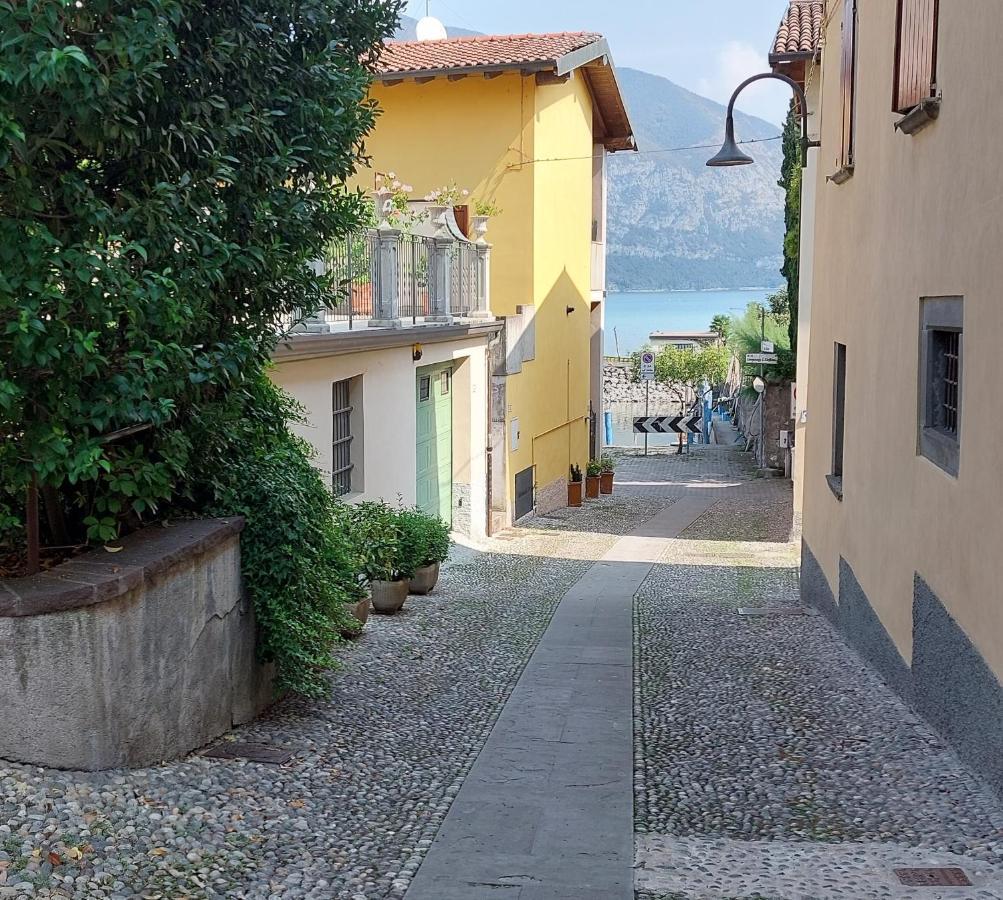 Chez Ary: Sulla Strada Del Lago Clusane Kültér fotó